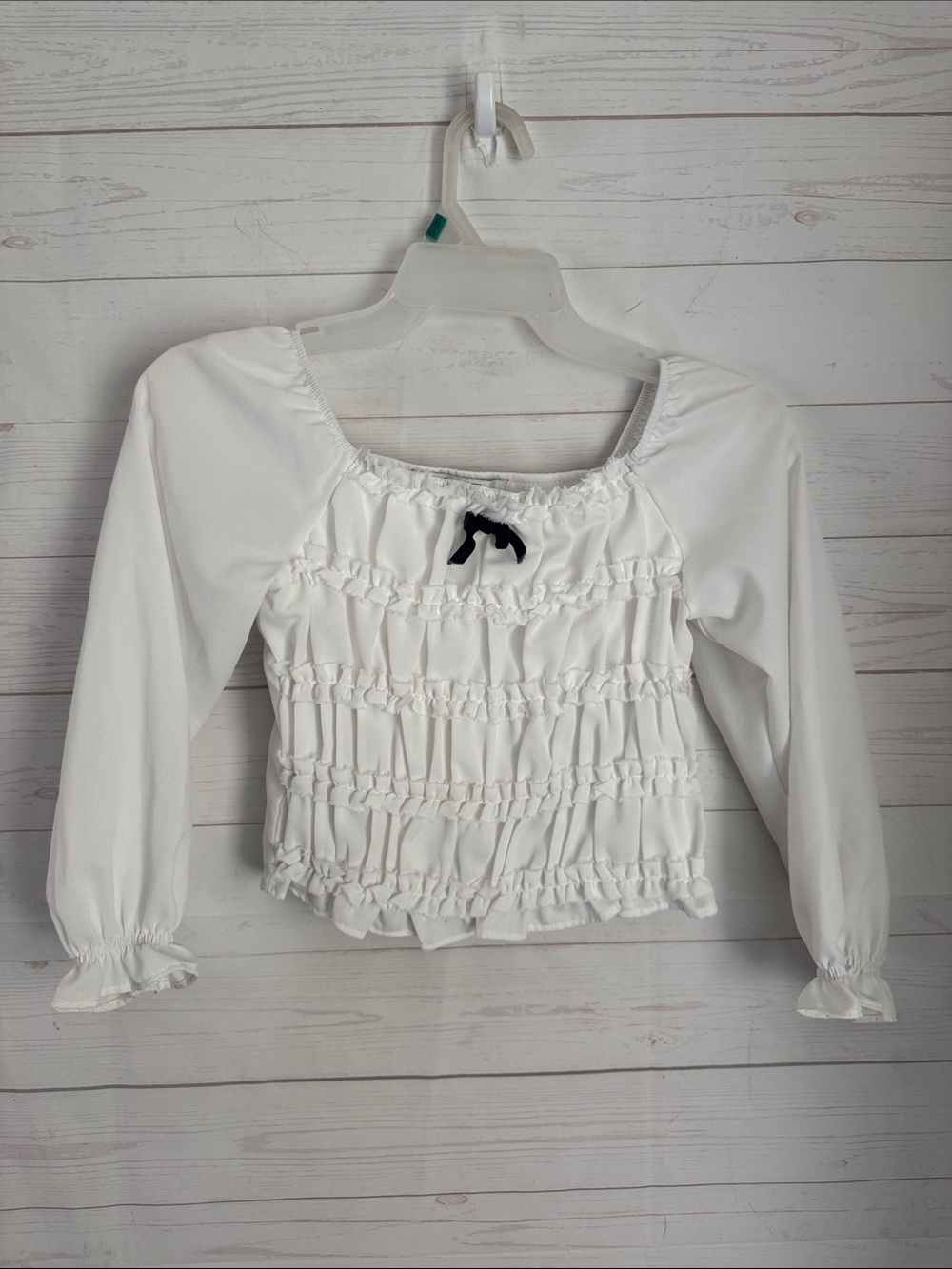 Badgley Mischka Size 8 White Shirred Ruffle Top with Black Bow Accent